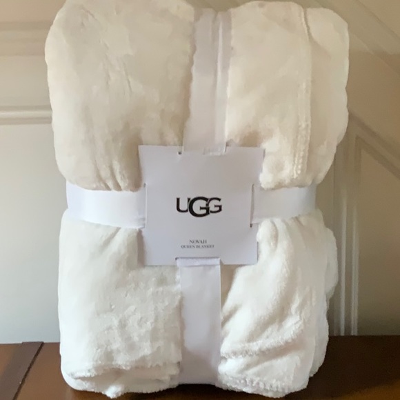 UGG Bedding Ugg Novah Queen Size Blanket Poshmark